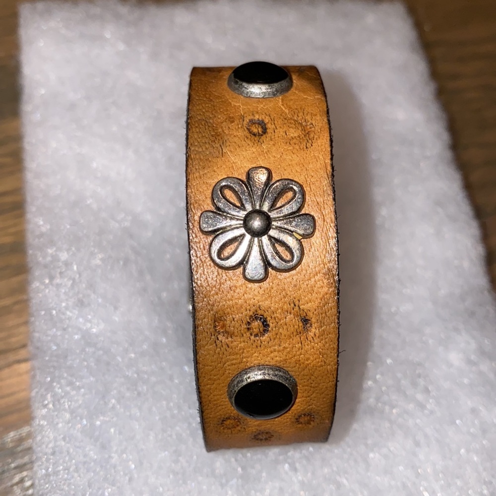 Handmade Bracelet - Picture 2 of 8